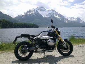 BMW R Nine T bei Sankt Moritz